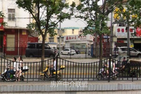 新东岳佳苑B区3室2厅2卫120m2精装修证满二